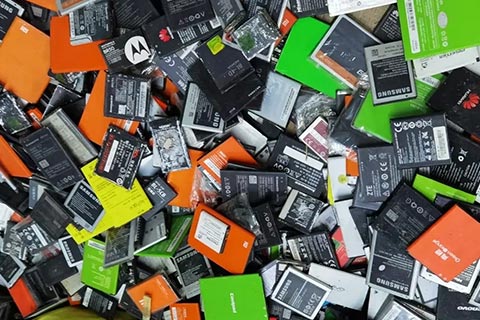 哈尔滨收购钴酸锂电池回收站|报废电瓶回收价格表